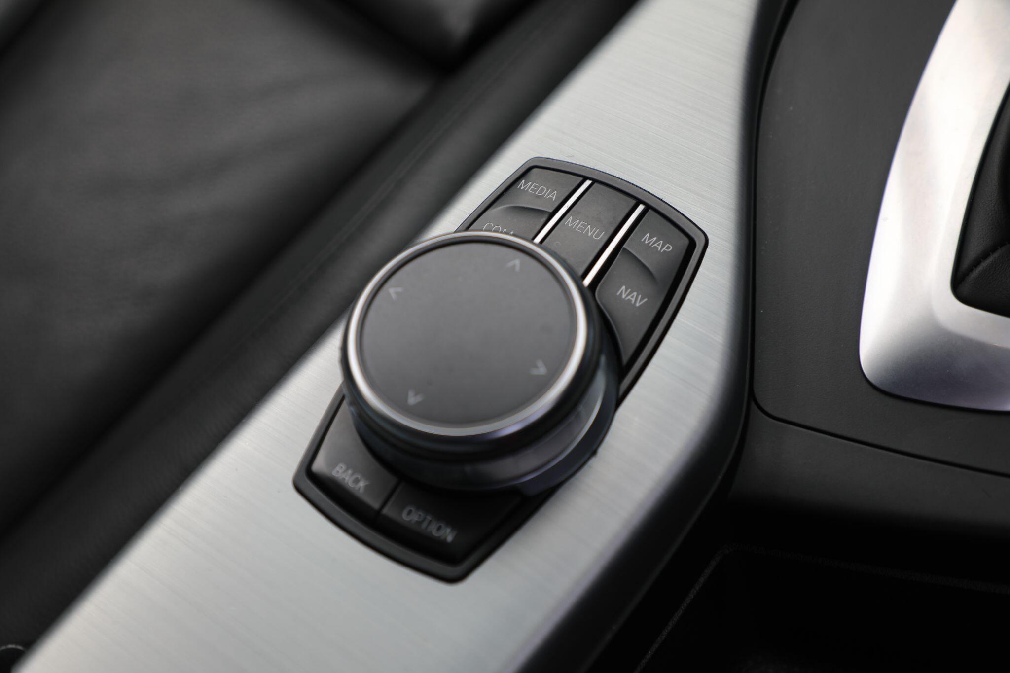 Large vehicle image